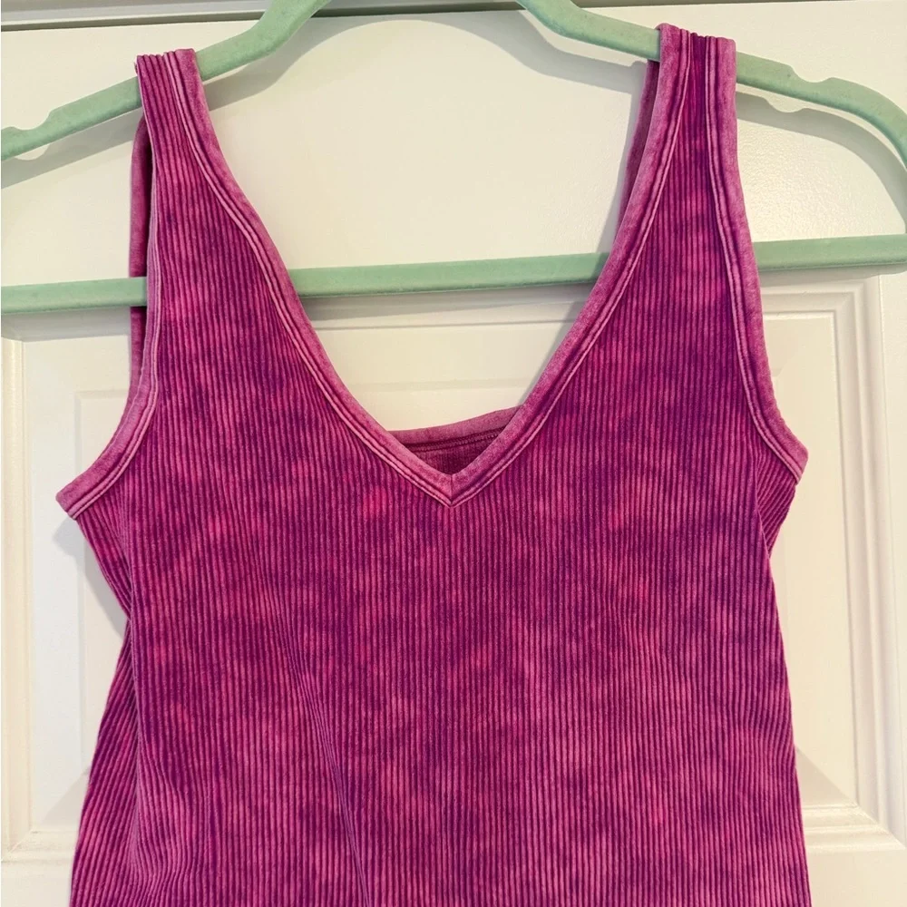 NWOT Women’s Zenana Cropped Tank - Picture 2 of 5